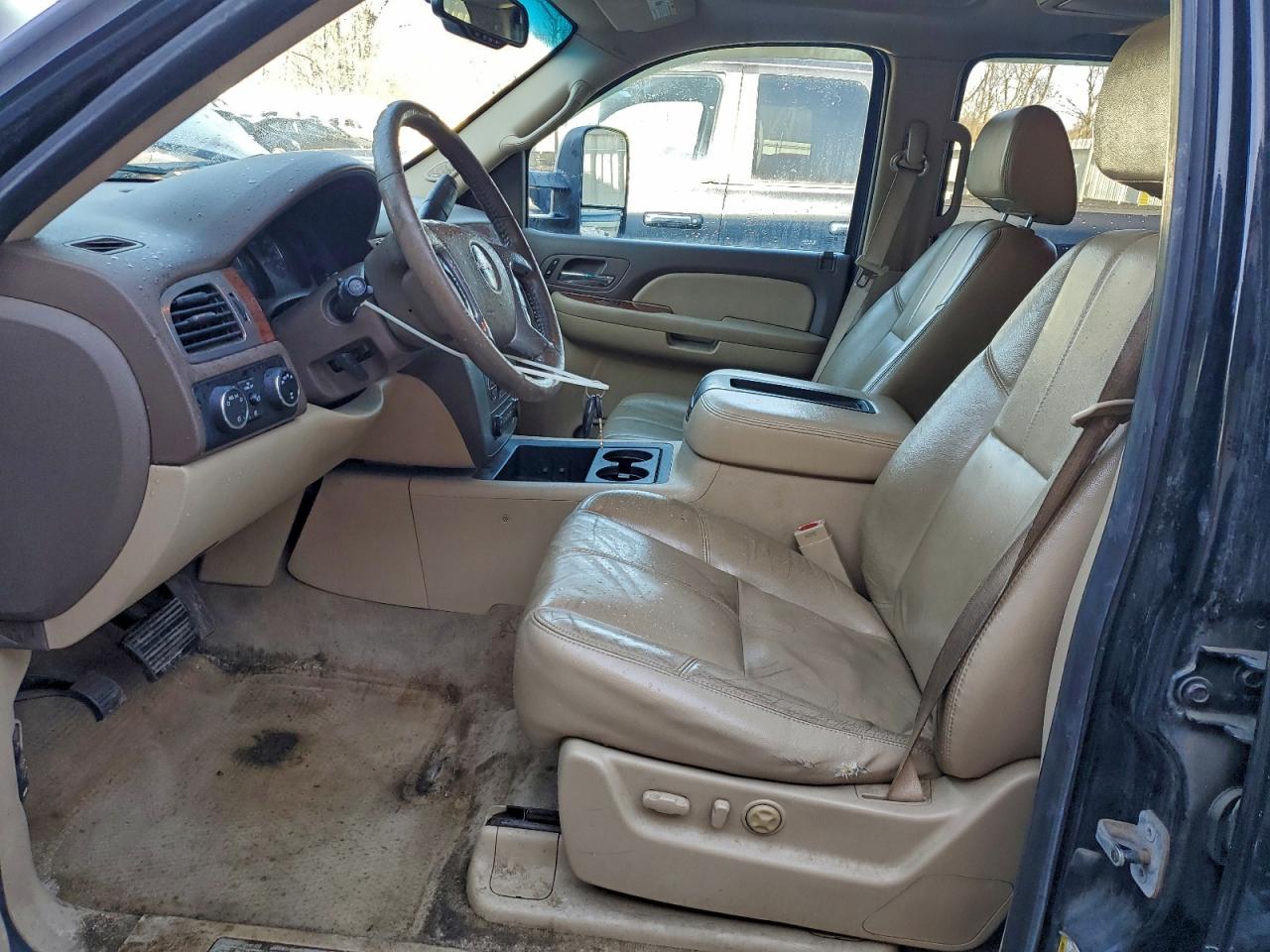 2008 GMC YUKON XL K1500 photo 7