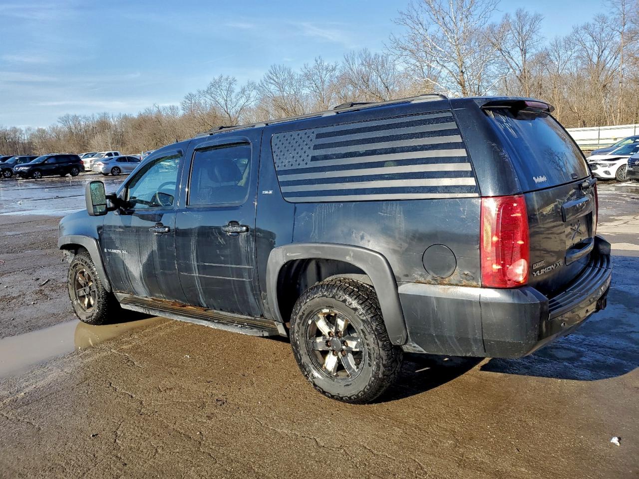 2008 GMC YUKON XL K1500 photo 2