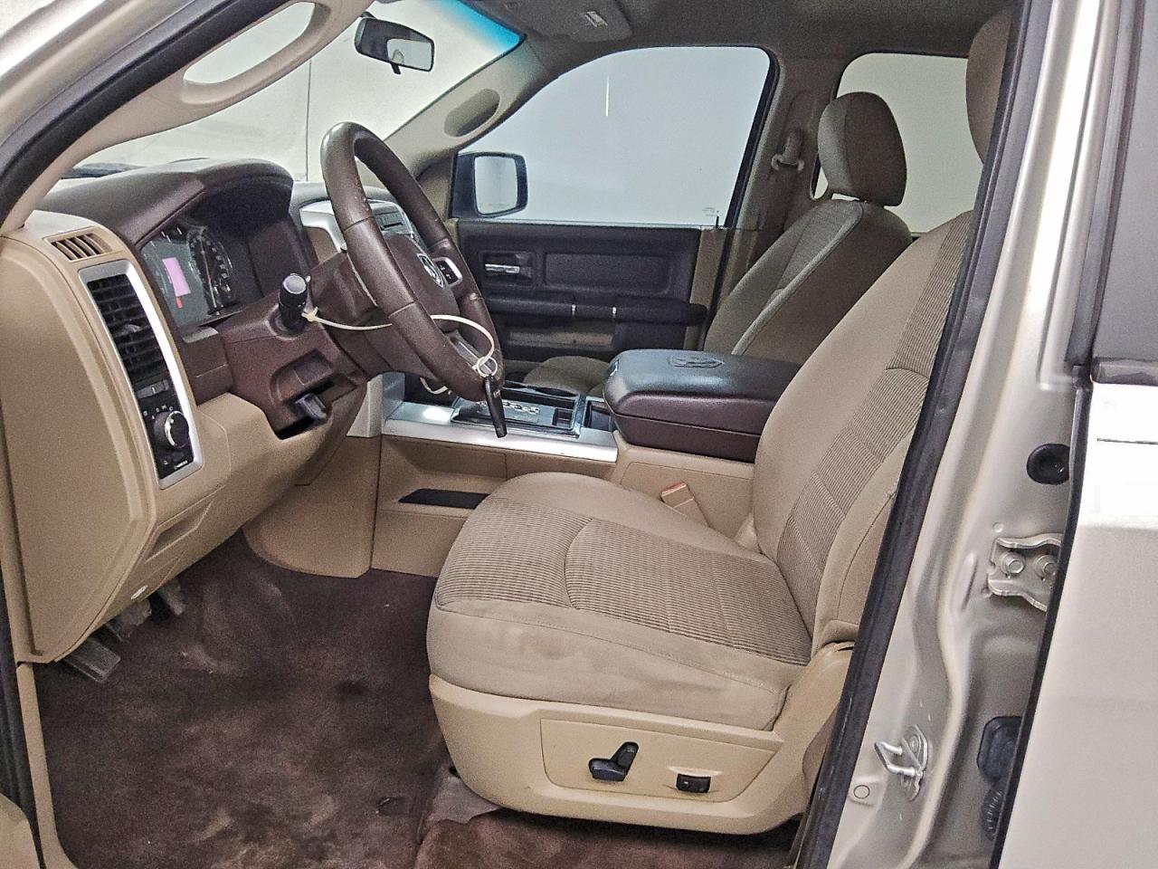 2010 DODGE RAM 1500 photo 13