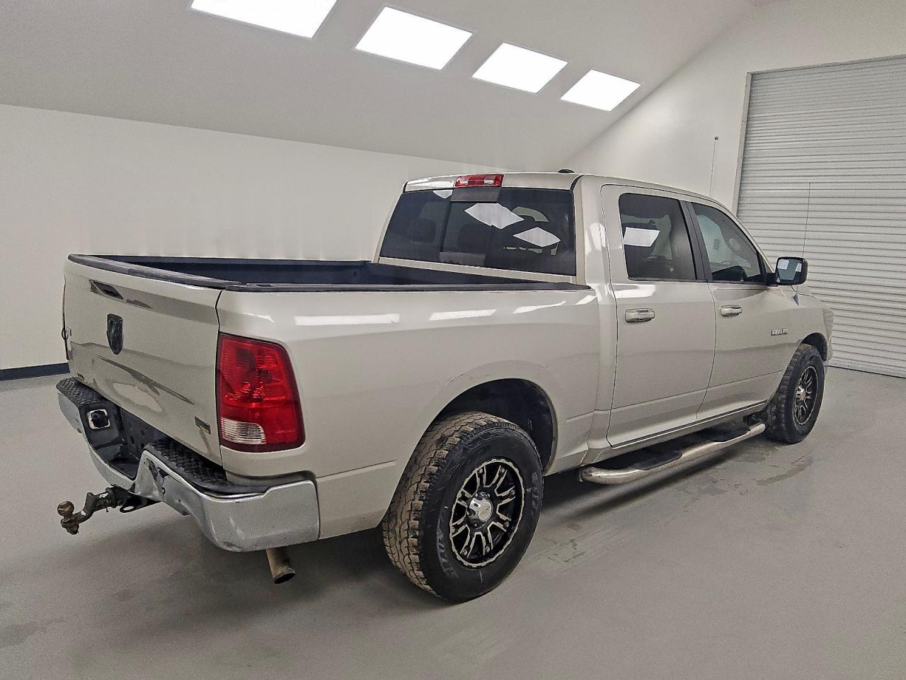 2010 DODGE RAM 1500 photo 5