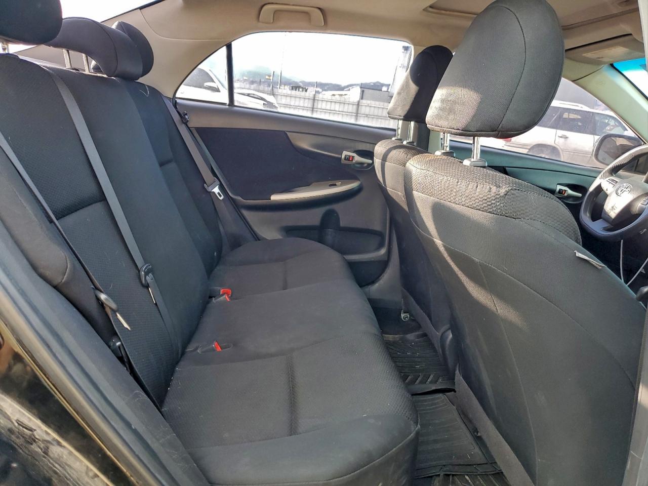 2011 TOYOTA COROLLA BASE photo 19