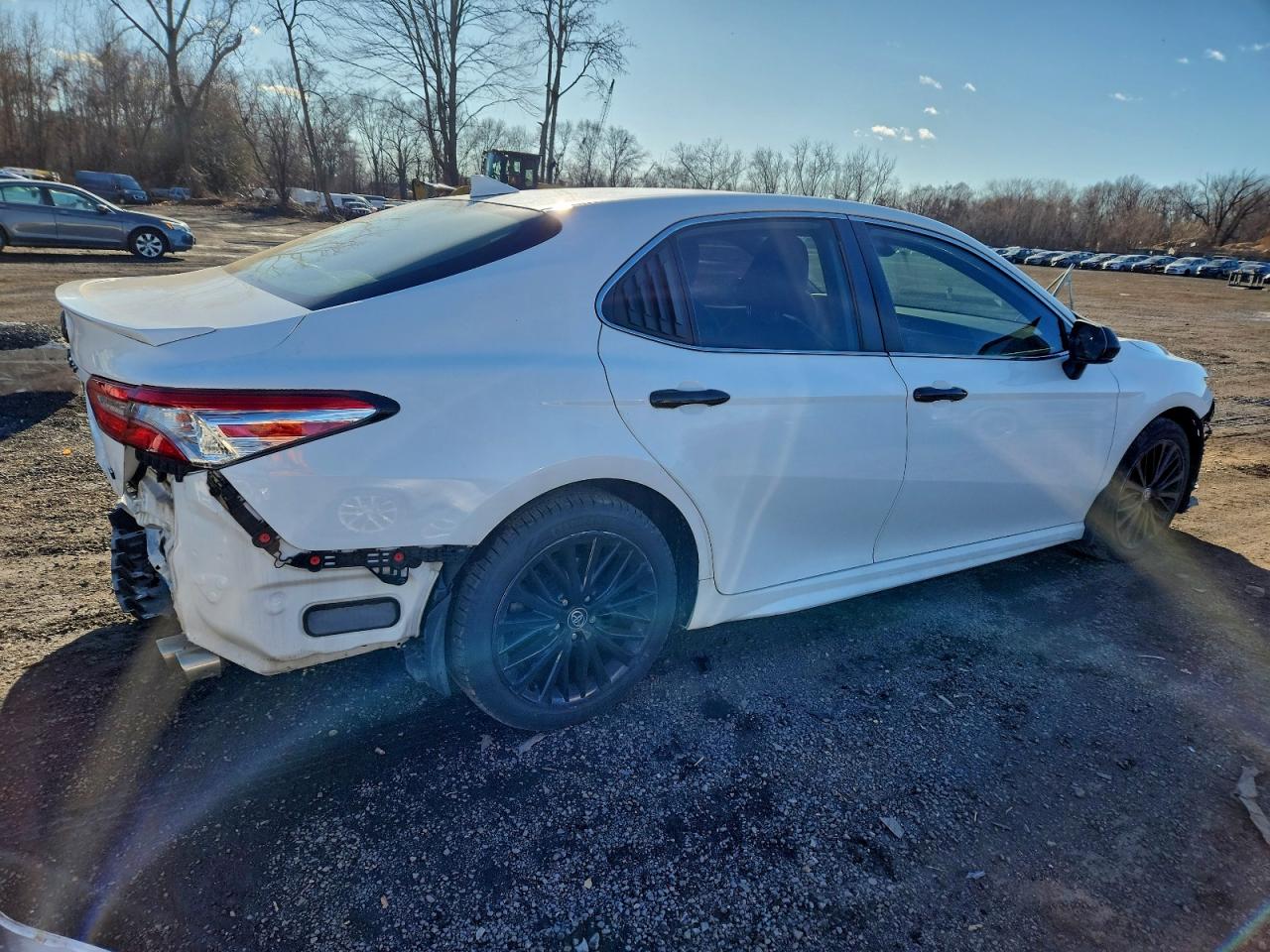 2020 TOYOTA CAMRY SE photo 5