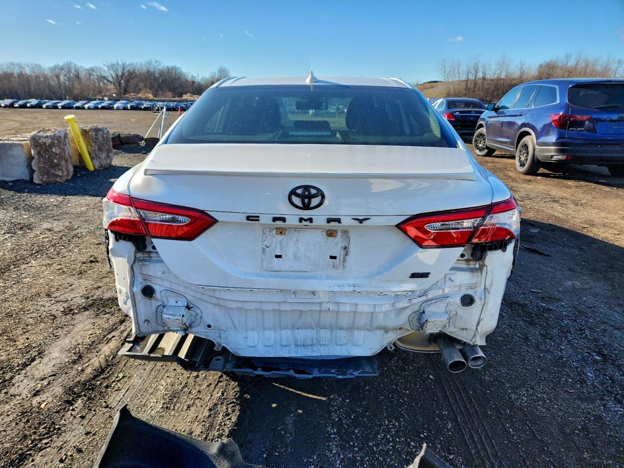 2020 TOYOTA CAMRY SE photo 11