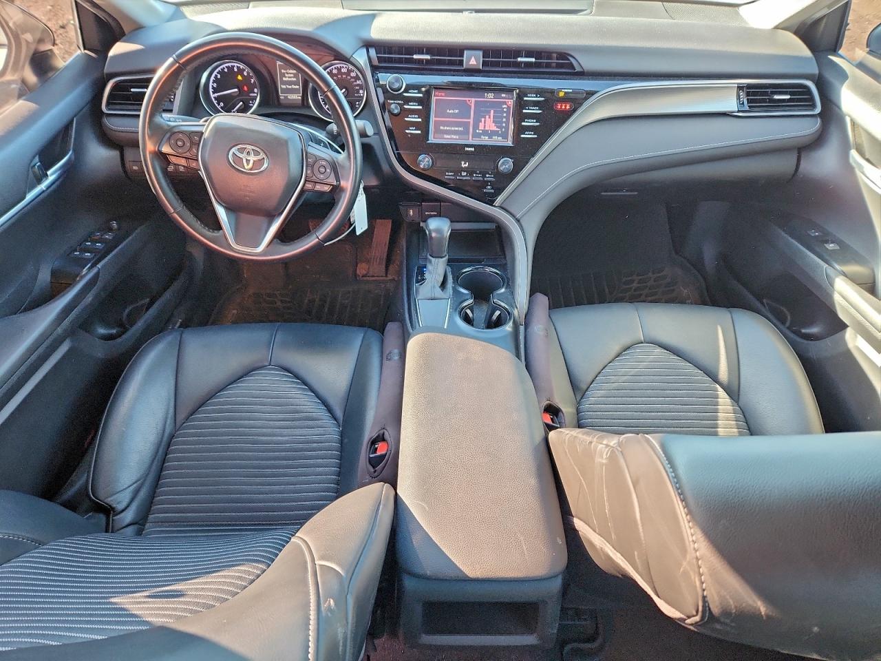 2020 TOYOTA CAMRY SE photo 15