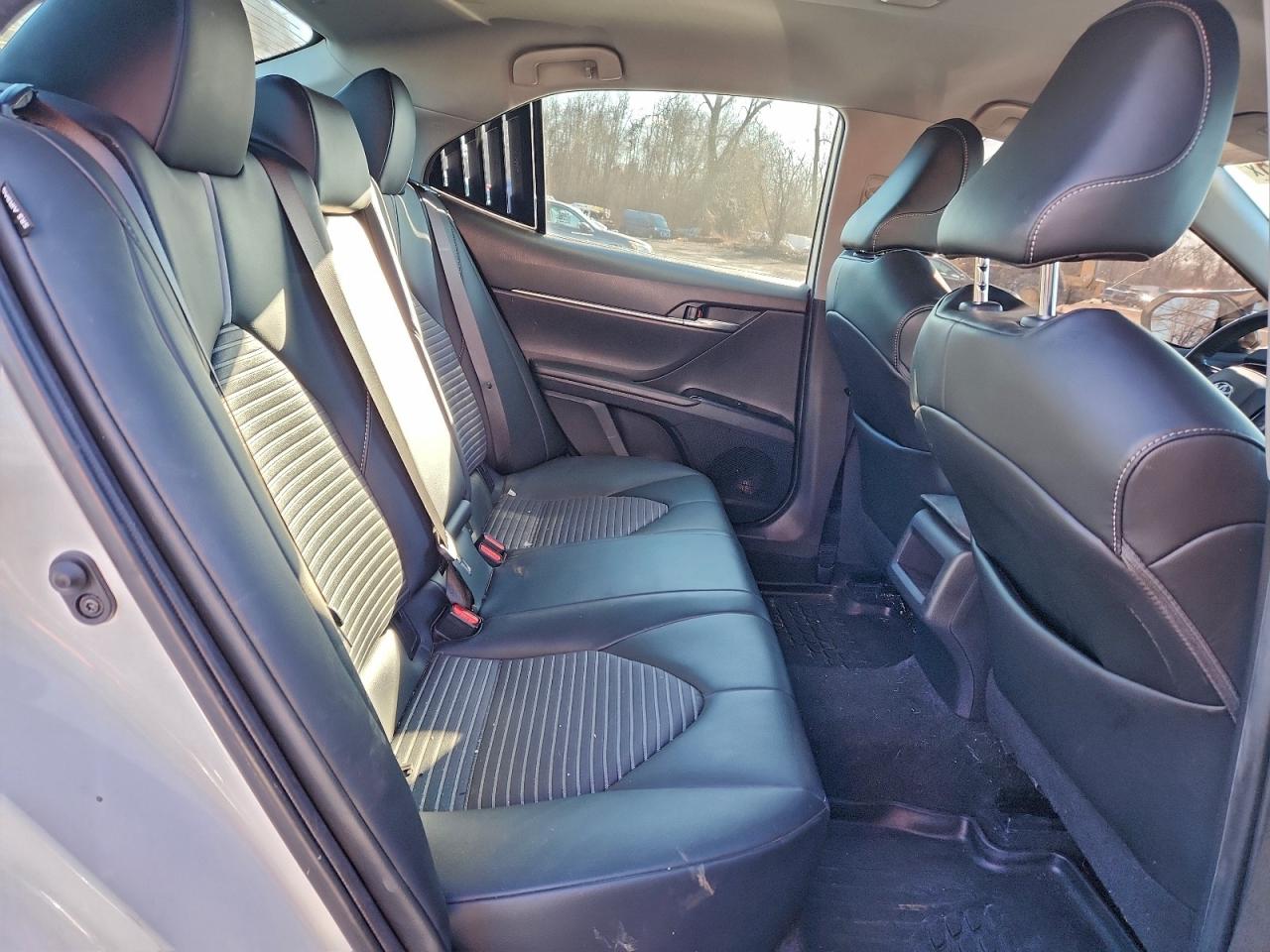 2020 TOYOTA CAMRY SE photo 19