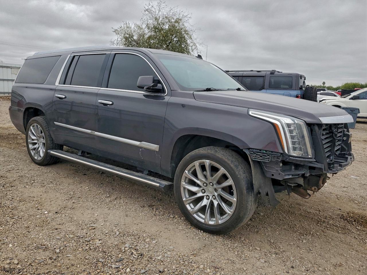 2015 CADILLAC ESCALADE ESV PREMIUM photo 7