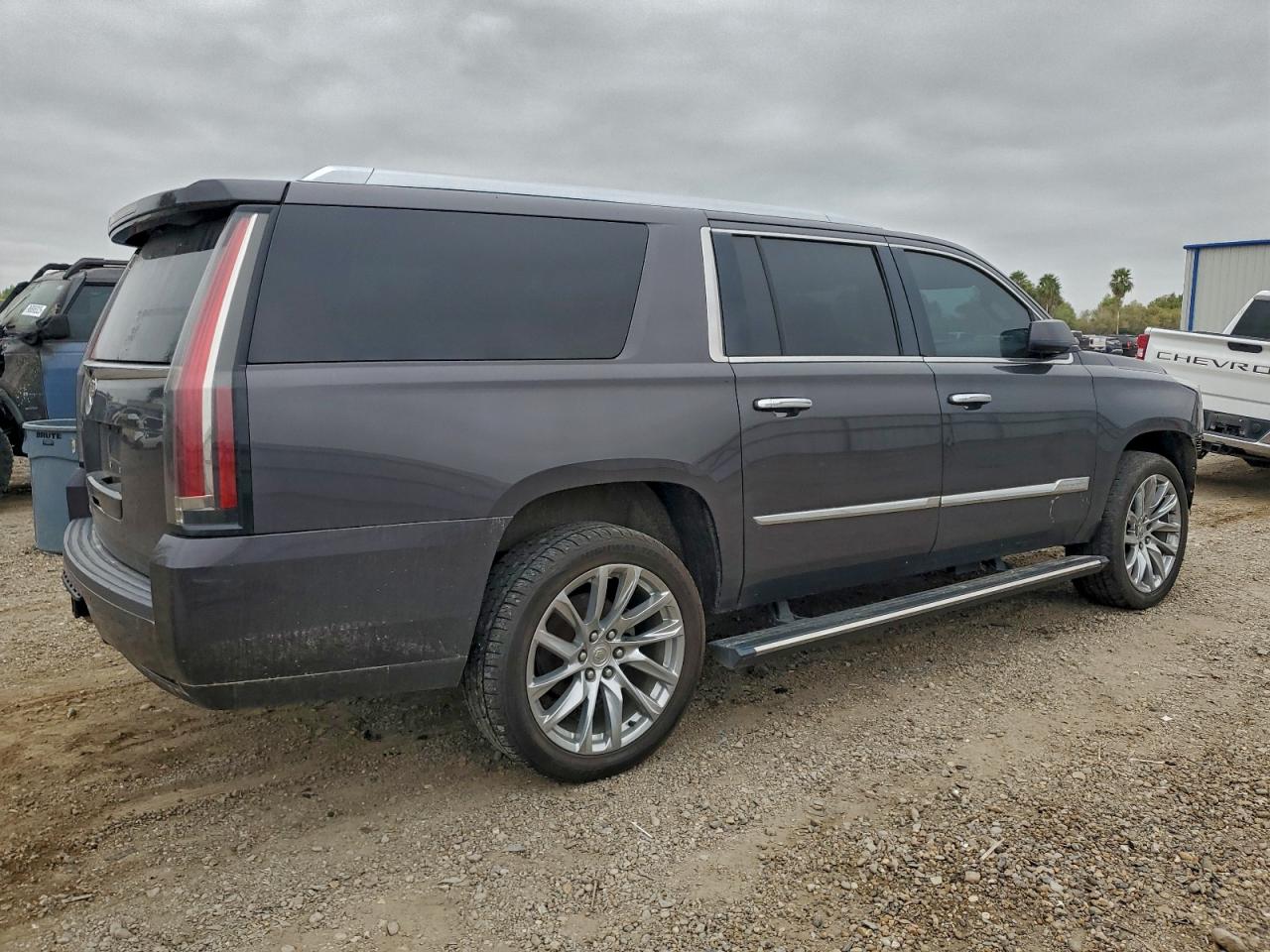 2015 CADILLAC ESCALADE ESV PREMIUM photo 5