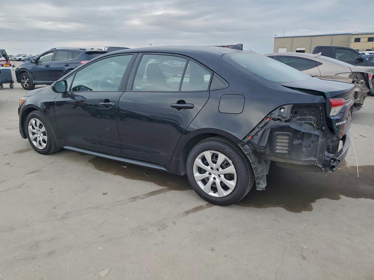 2023 TOYOTA COROLLA LE photo 2