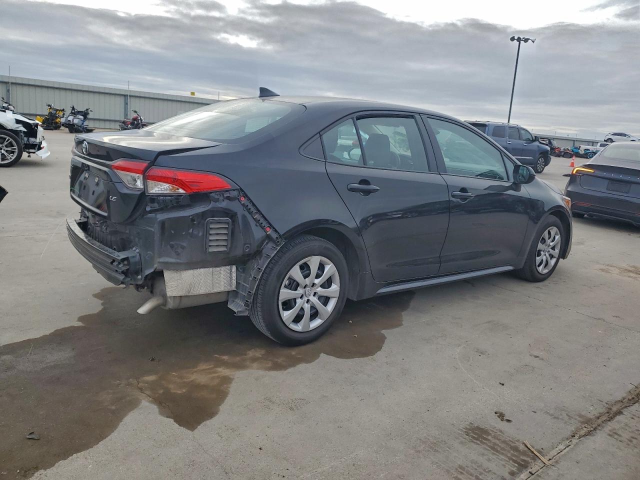2023 TOYOTA COROLLA LE photo 3