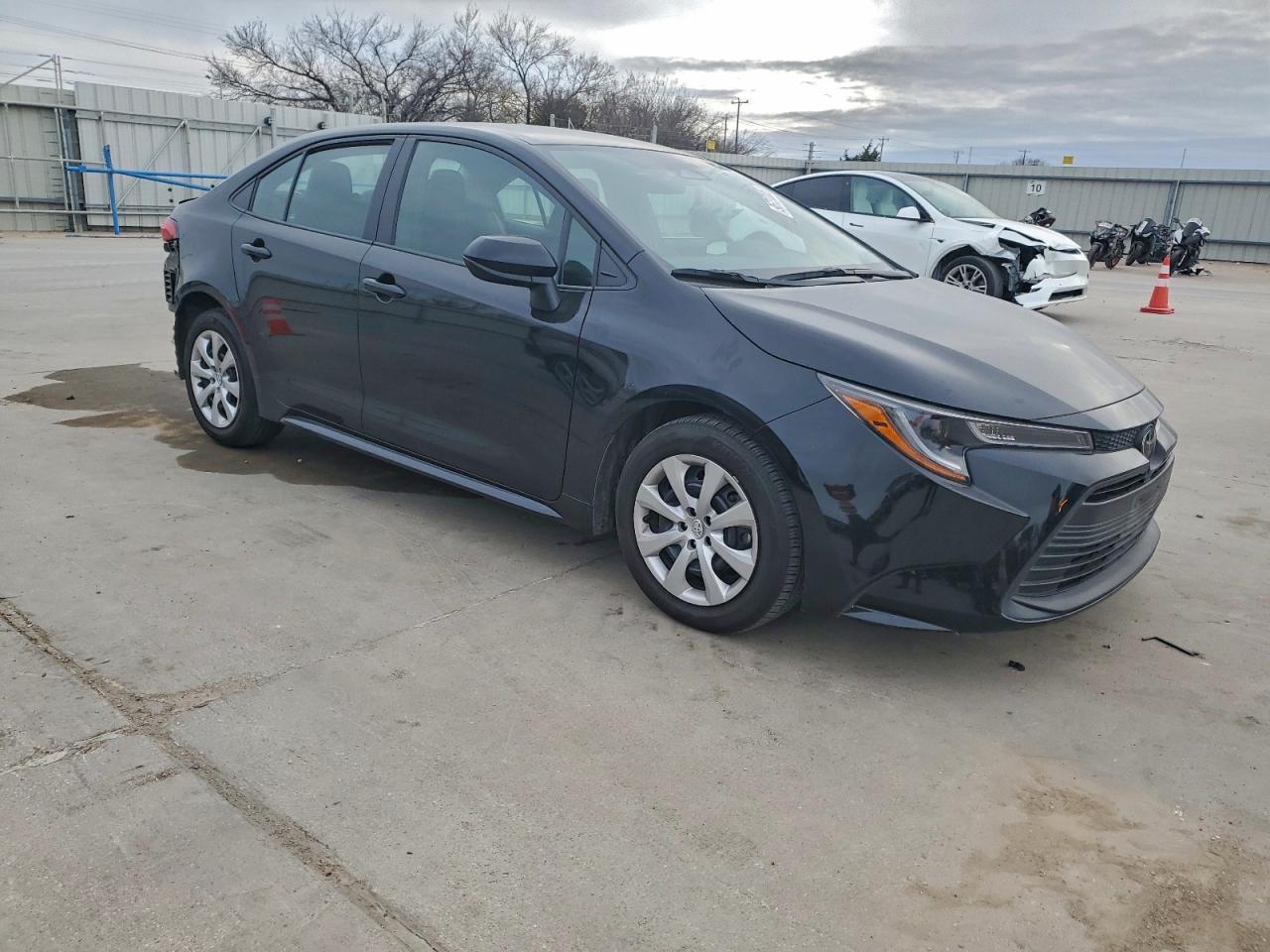 2023 TOYOTA COROLLA LE photo 4
