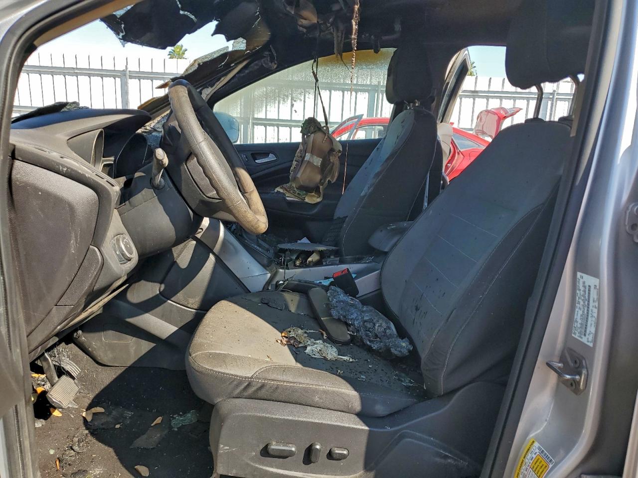 2016 FORD ESCAPE SE photo 19