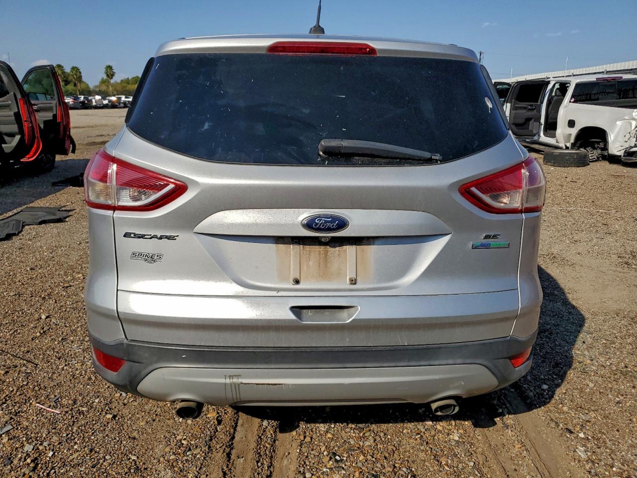 2016 FORD ESCAPE SE photo 16