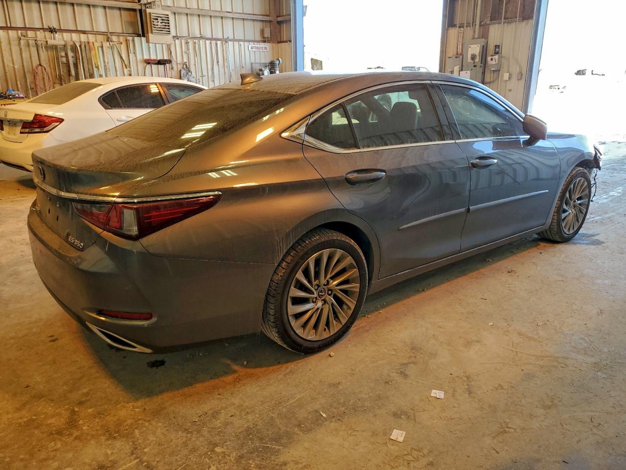 2019 LEXUS ES 350 photo 3