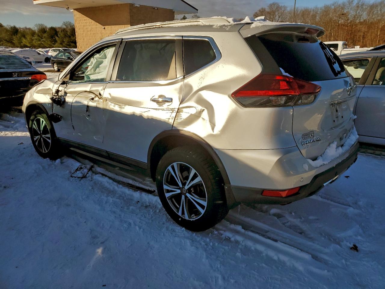 2019 NISSAN ROGUE S photo 2