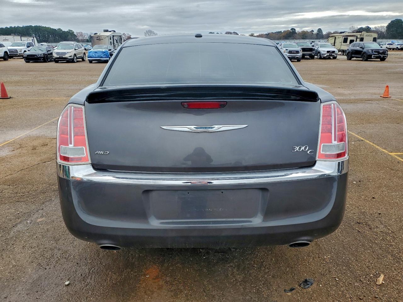2013 CHRYSLER 300C photo 16