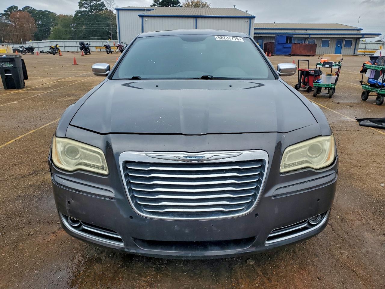 2013 CHRYSLER 300C photo 13