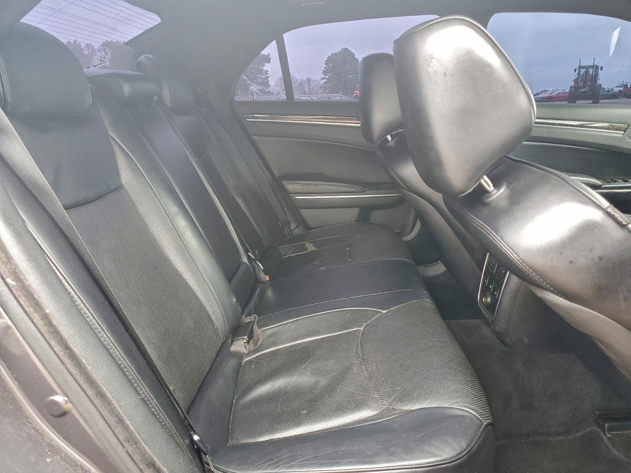 2013 CHRYSLER 300C photo 28