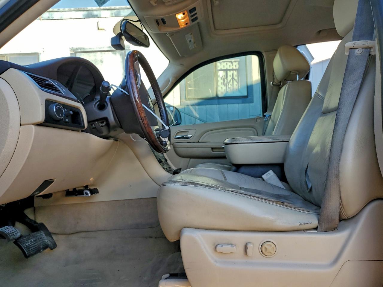 2008 CADILLAC ESCALADE LUXURY photo 7