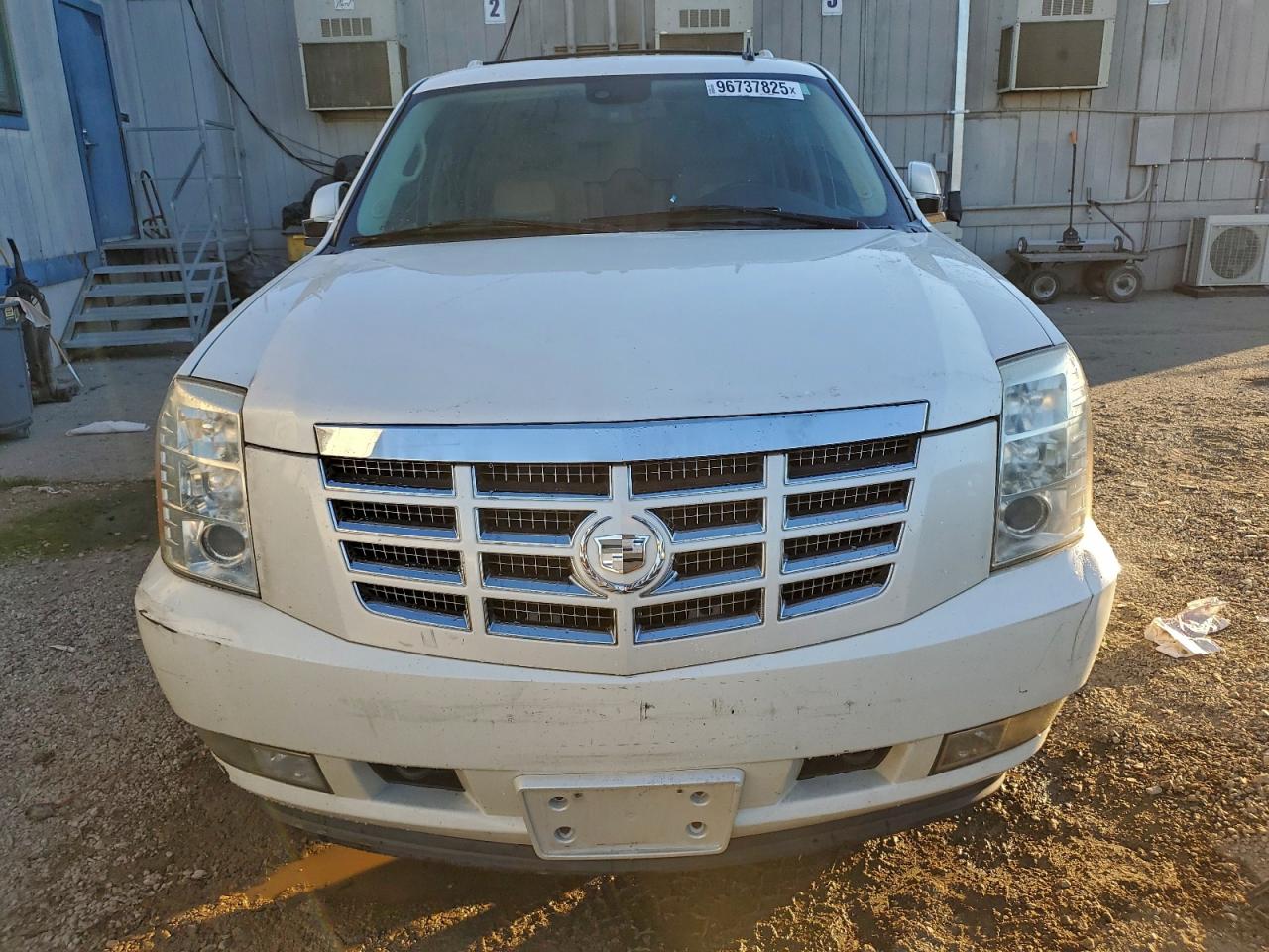 2008 CADILLAC ESCALADE LUXURY photo 5