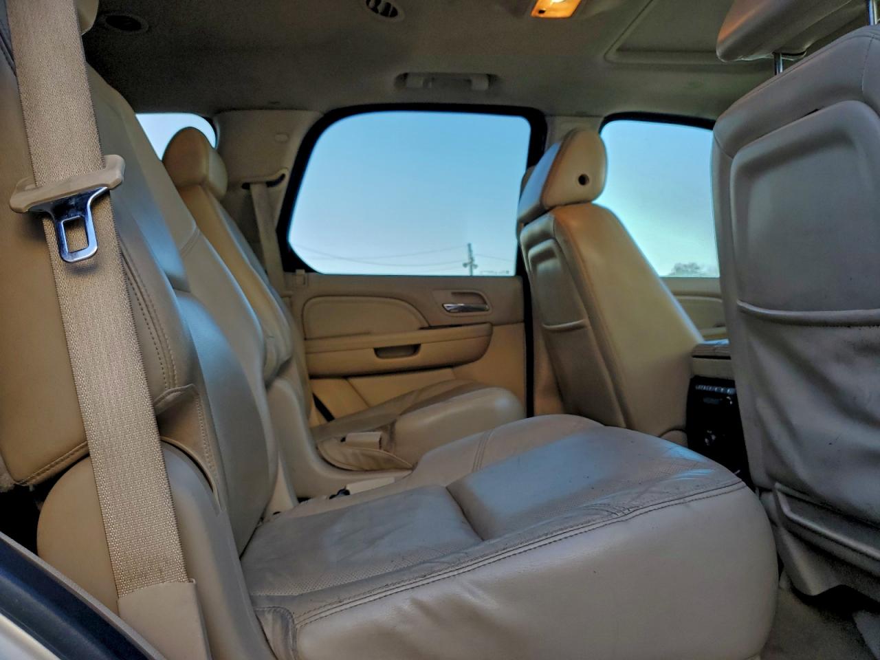 2008 CADILLAC ESCALADE LUXURY photo 11