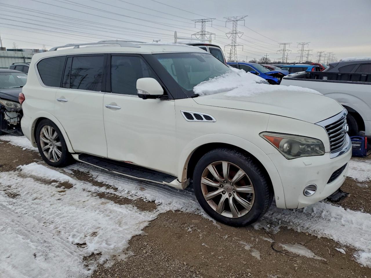 2013 INFINITI QX56 photo 4