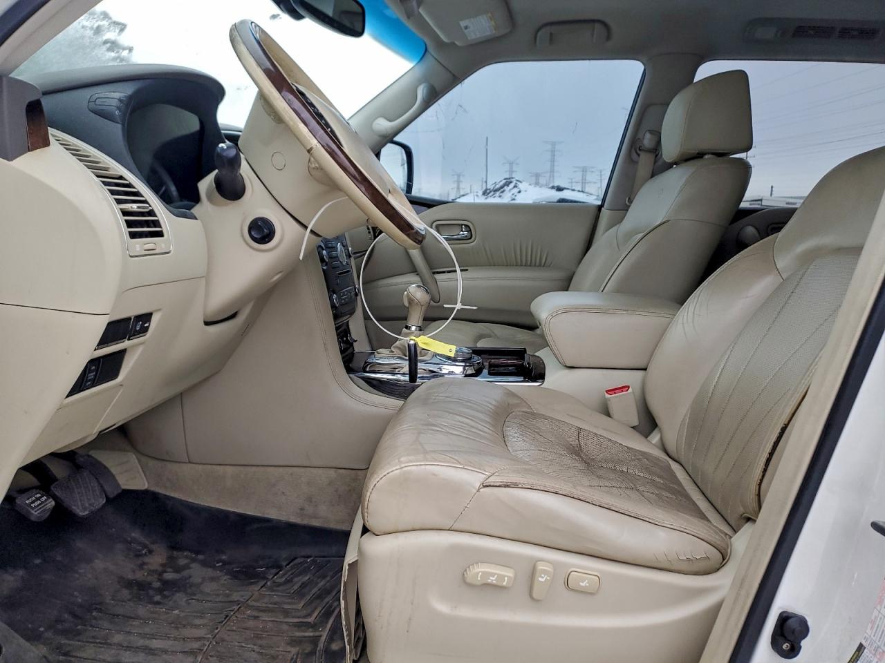 2013 INFINITI QX56 photo 7
