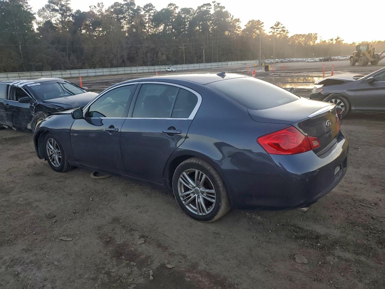 2012 INFINITI G37 BASE photo 2