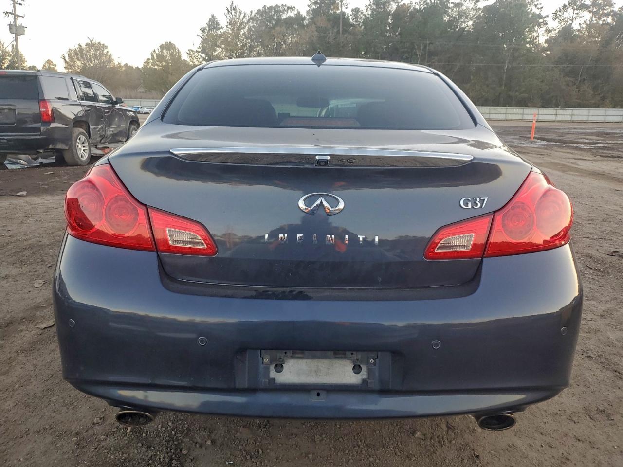 2012 INFINITI G37 BASE photo 6
