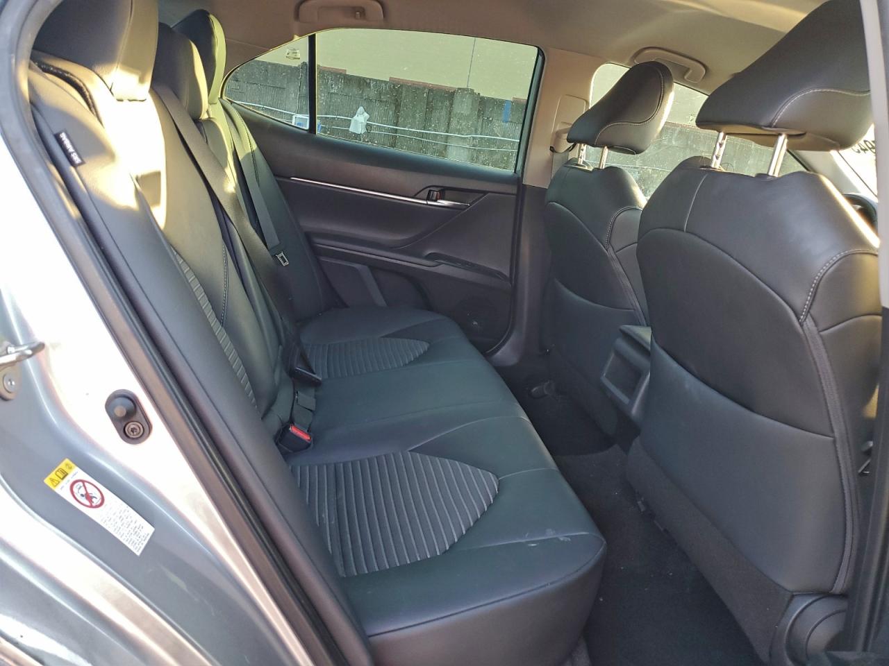 2019 TOYOTA CAMRY L photo 10