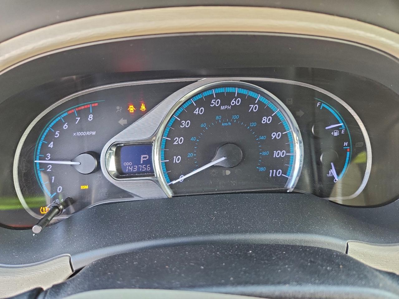 2014 TOYOTA SIENNA XLE photo 9