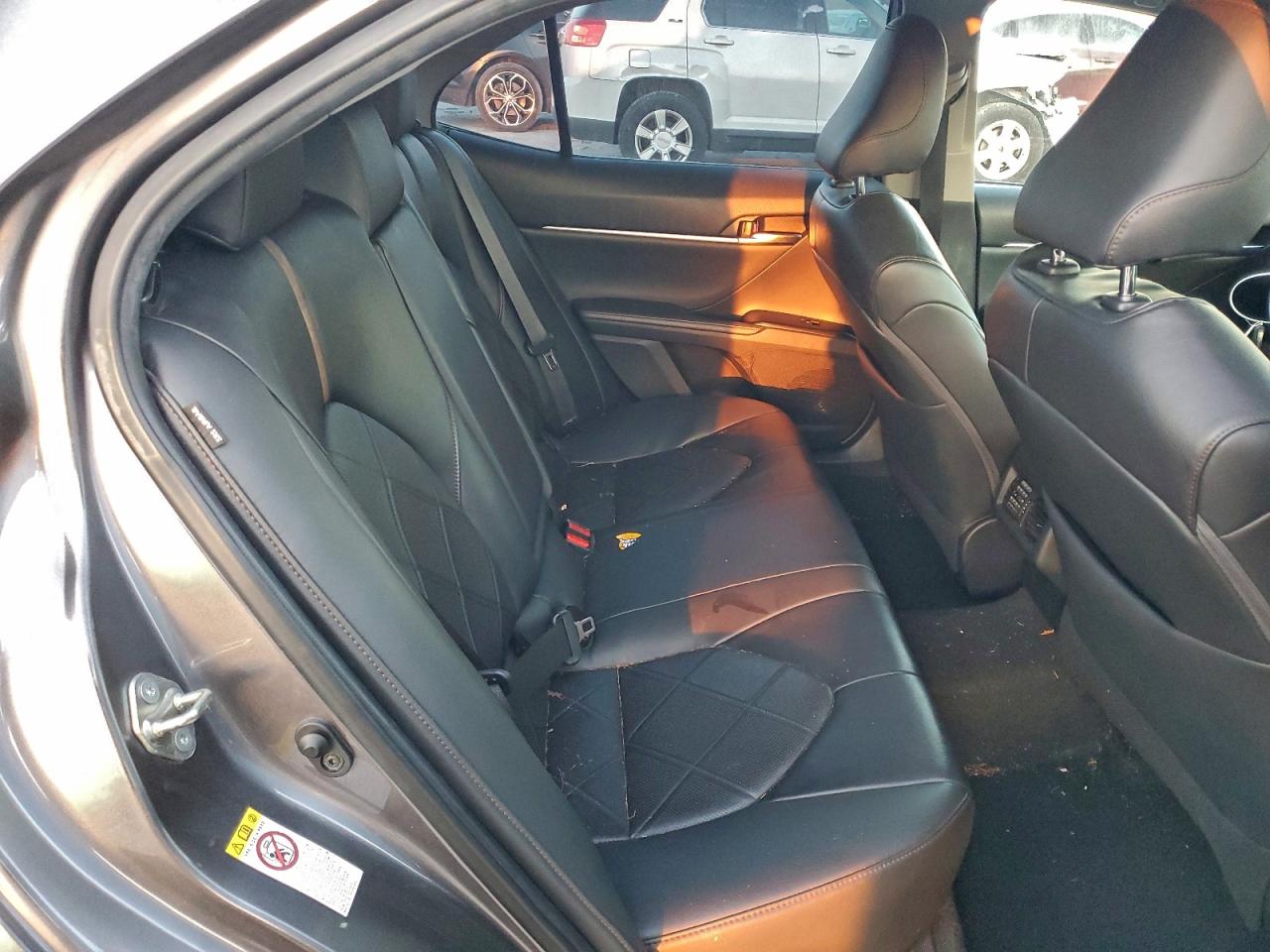 2019 TOYOTA CAMRY L photo 10