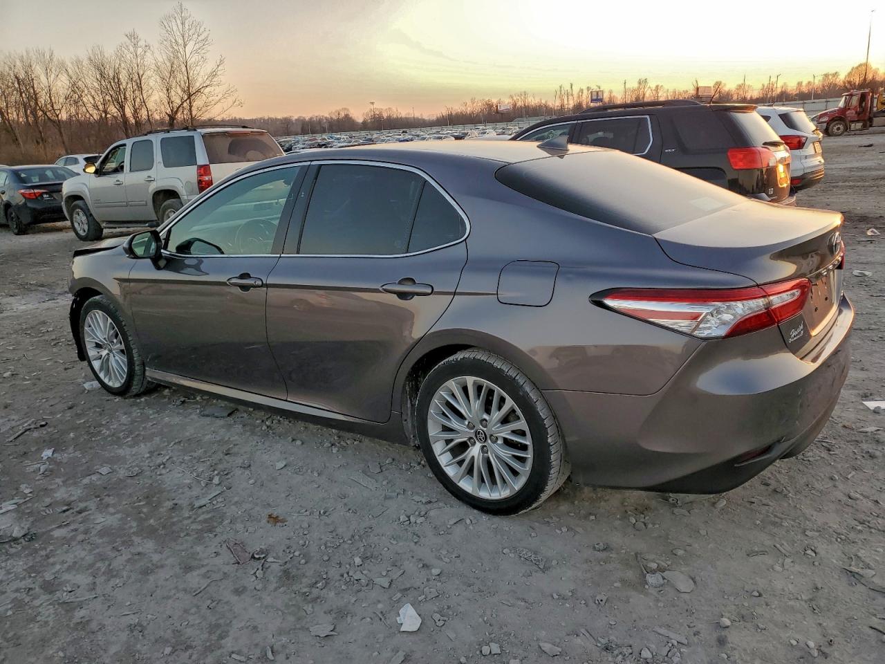 2019 TOYOTA CAMRY L photo 2