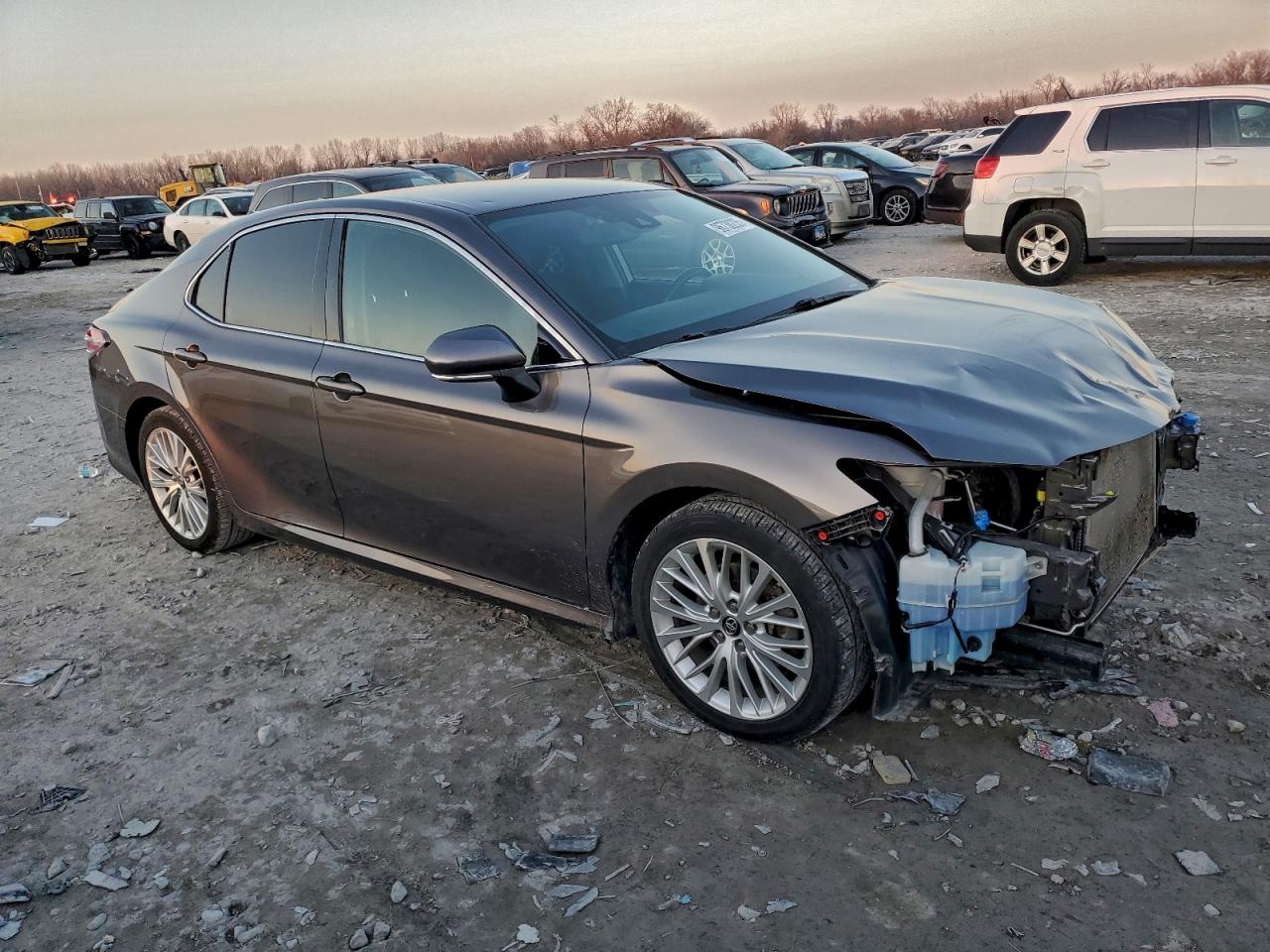 2019 TOYOTA CAMRY L photo 4