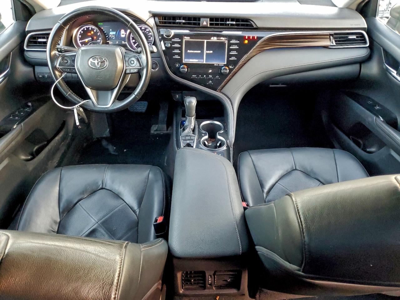 2019 TOYOTA CAMRY L photo 8