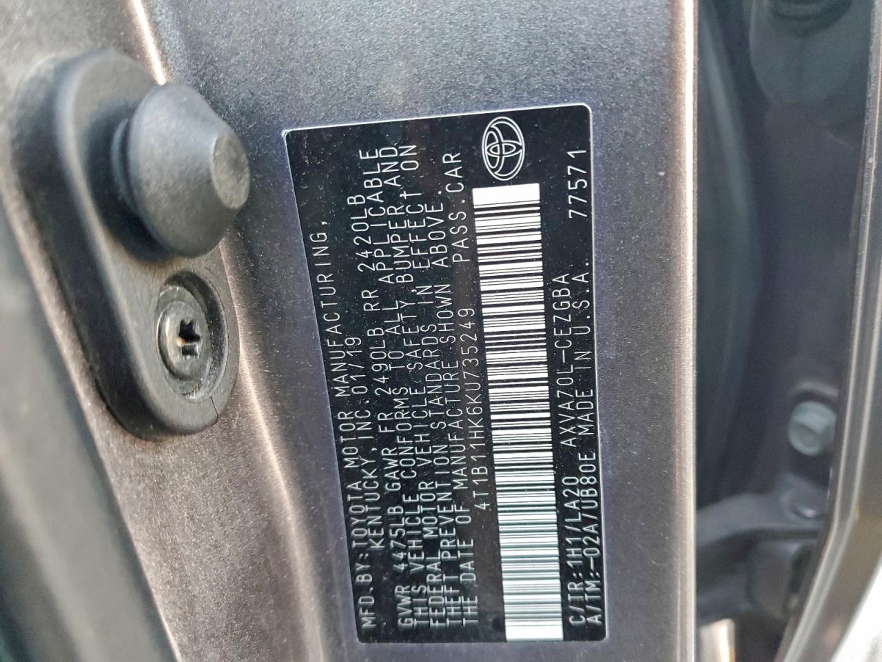 2019 TOYOTA CAMRY L photo 12