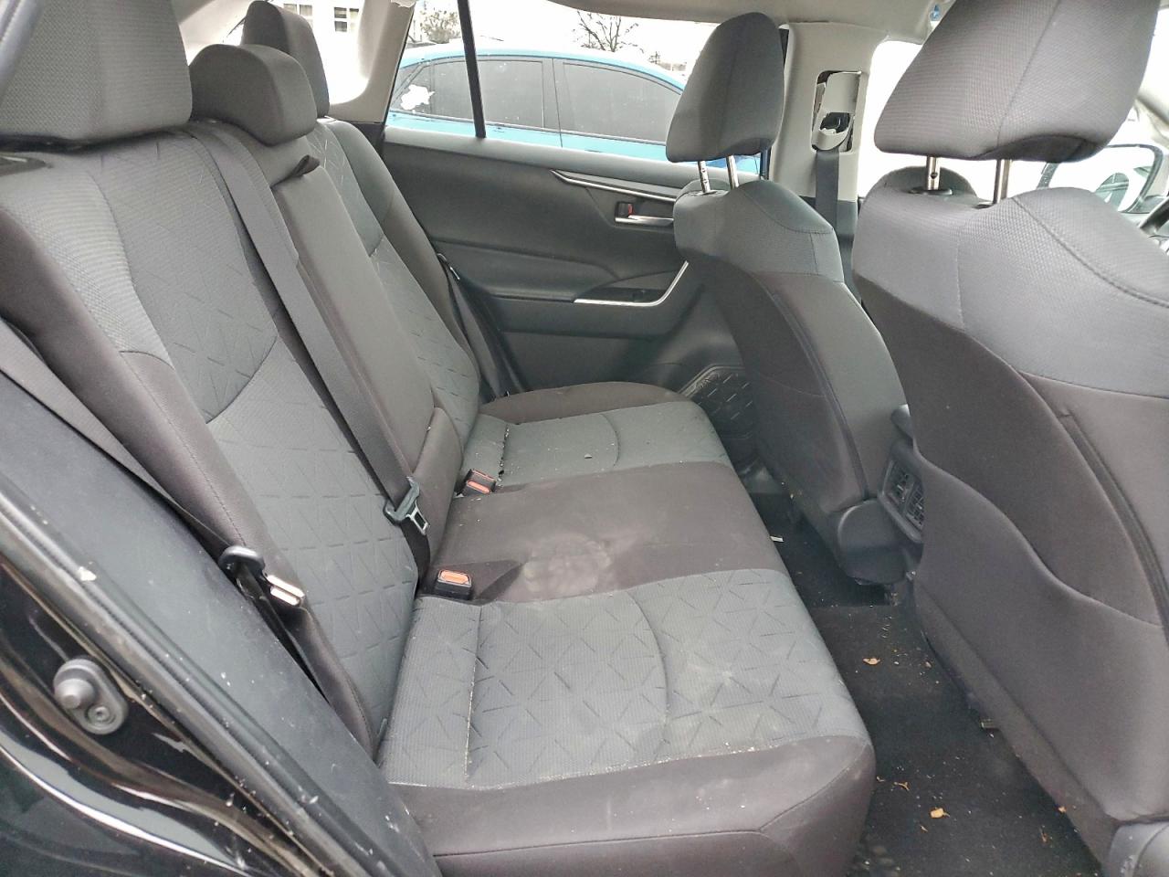 2025 TOYOTA RAV4 XLE photo 11