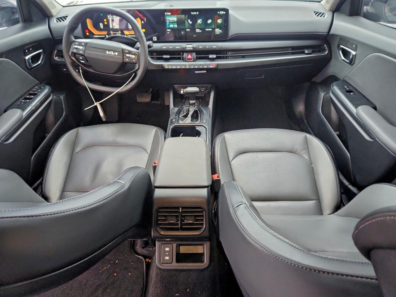 2025 KIA K4 EX photo 8