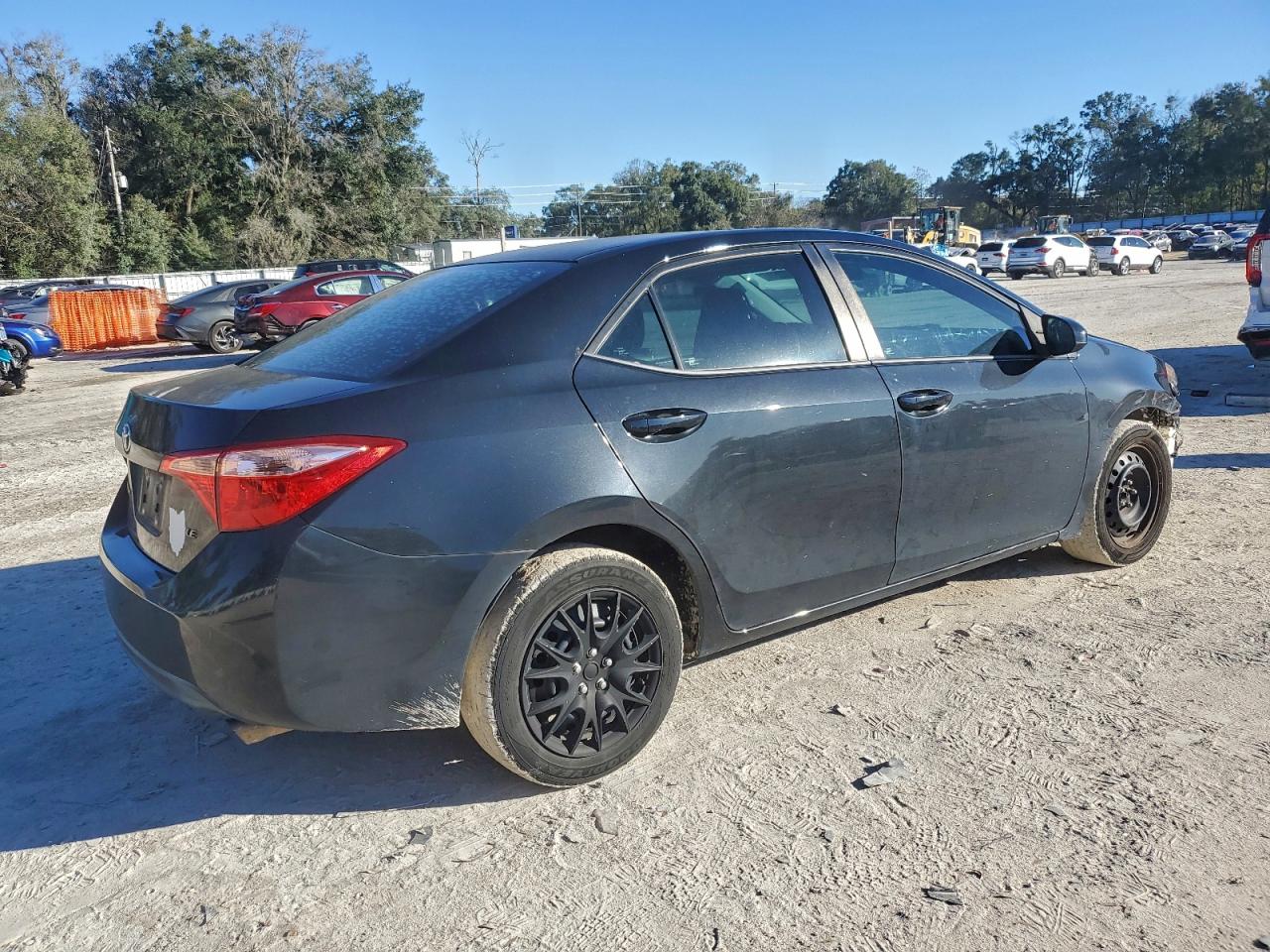 2018 TOYOTA COROLLA L photo 3