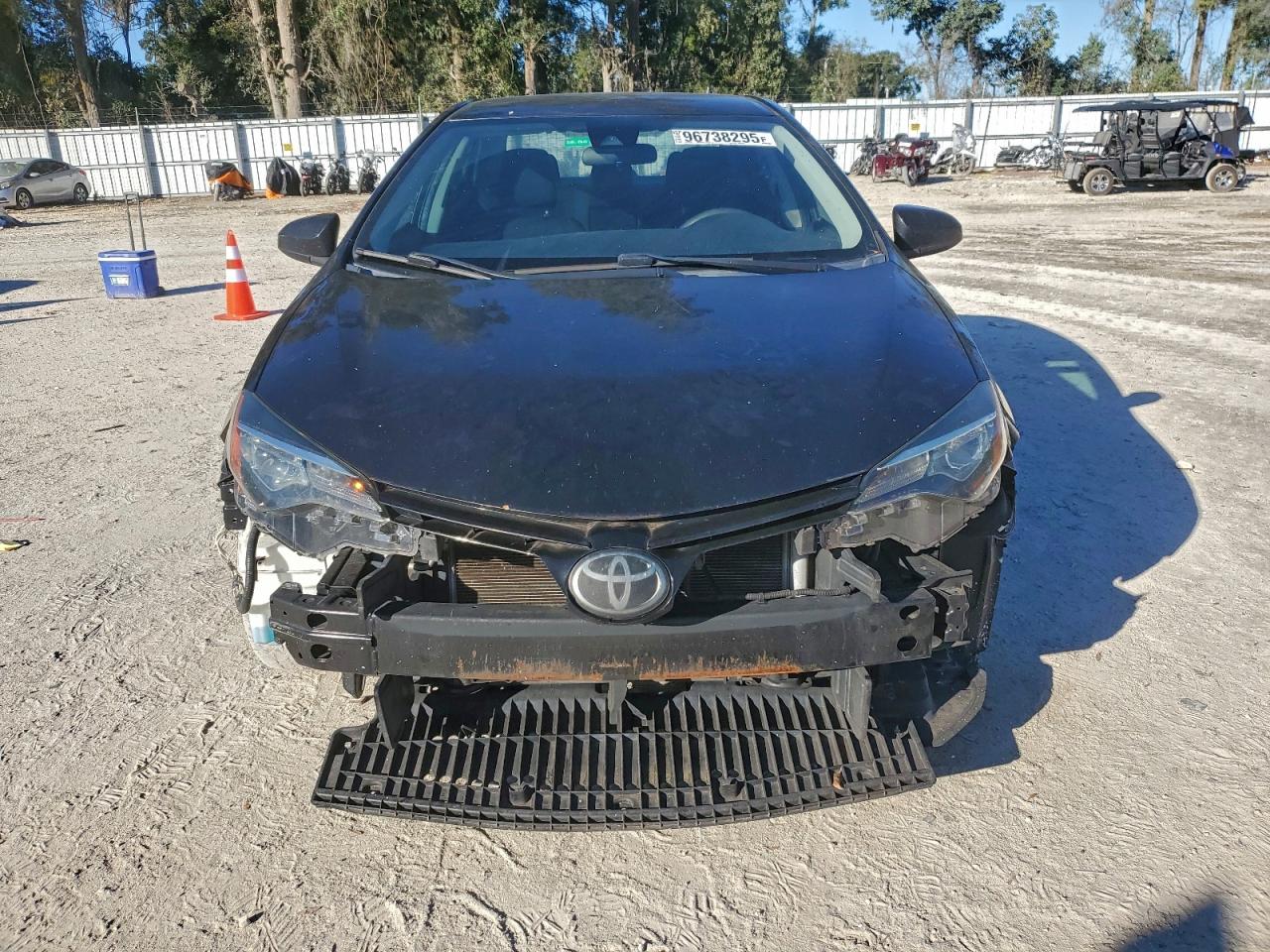 2018 TOYOTA COROLLA L photo 5