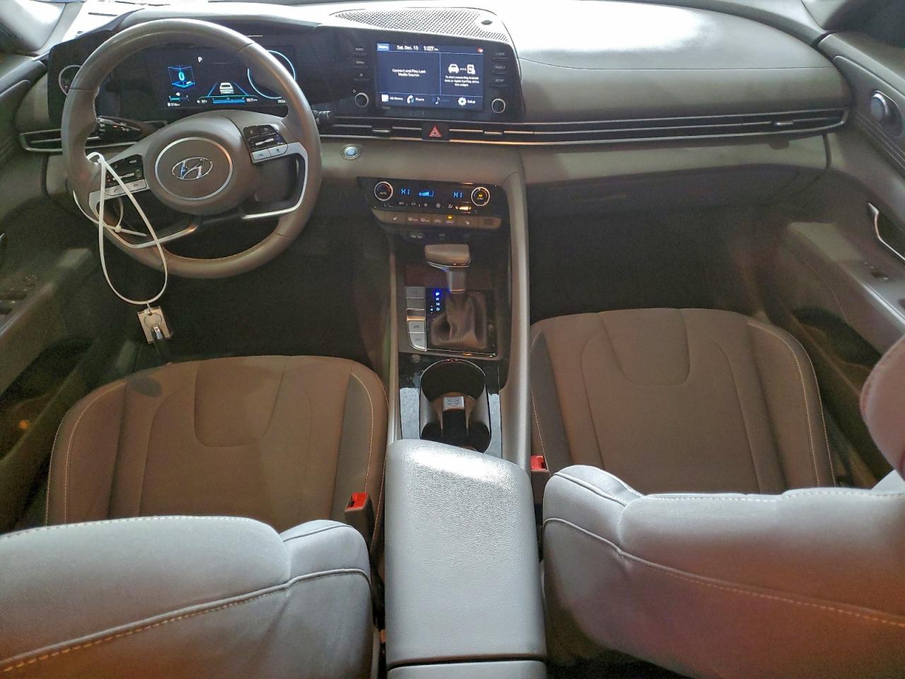 2022 HYUNDAI ELANTRA SEL photo 8