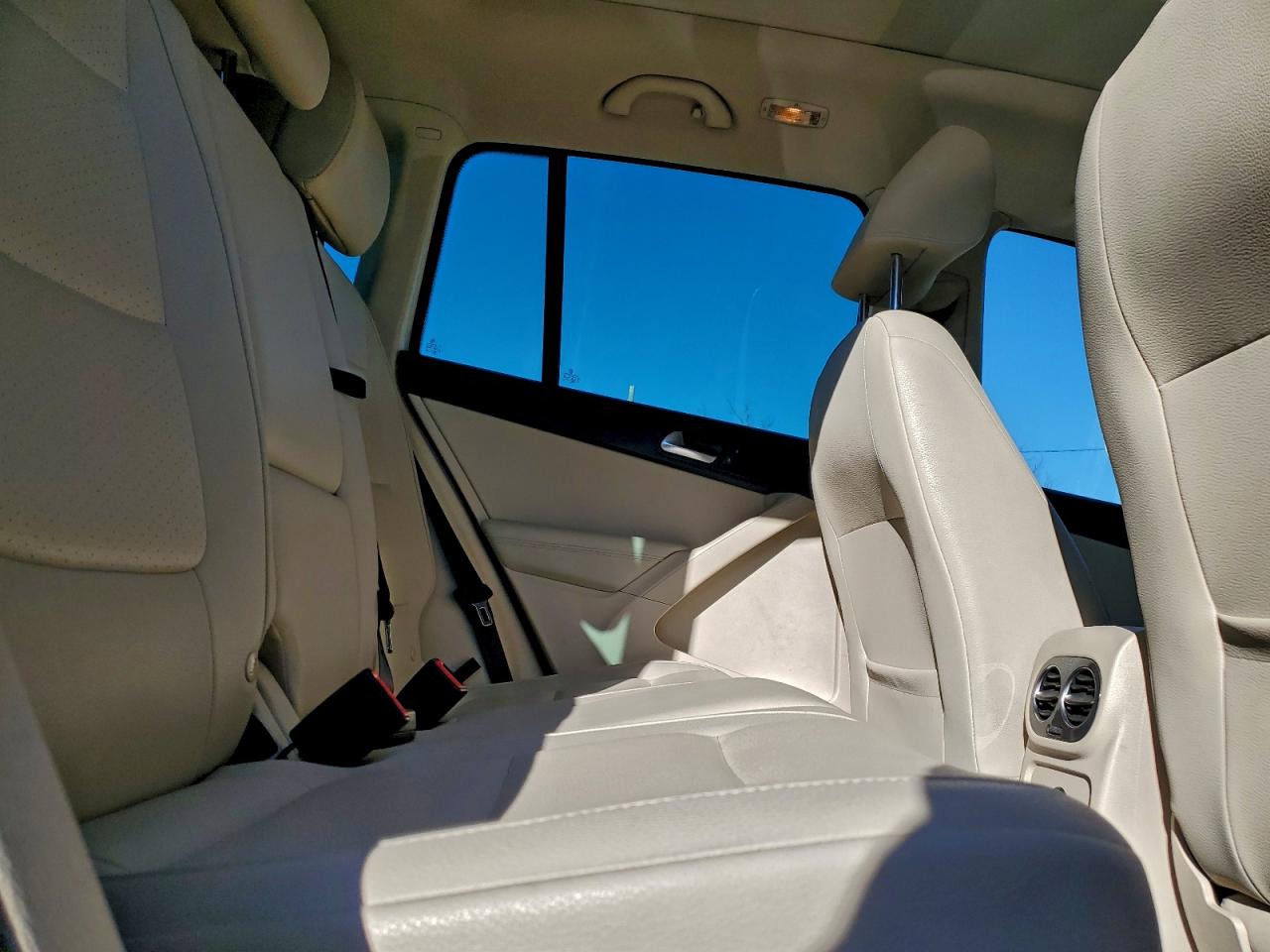 2013 VOLKSWAGEN TIGUAN S photo 11