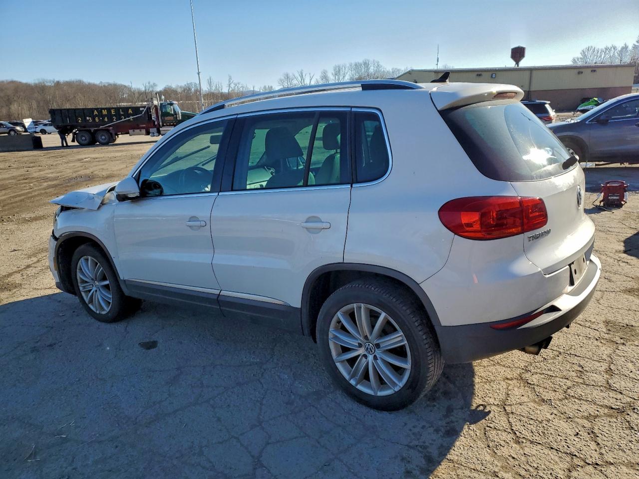2013 VOLKSWAGEN TIGUAN S photo 2