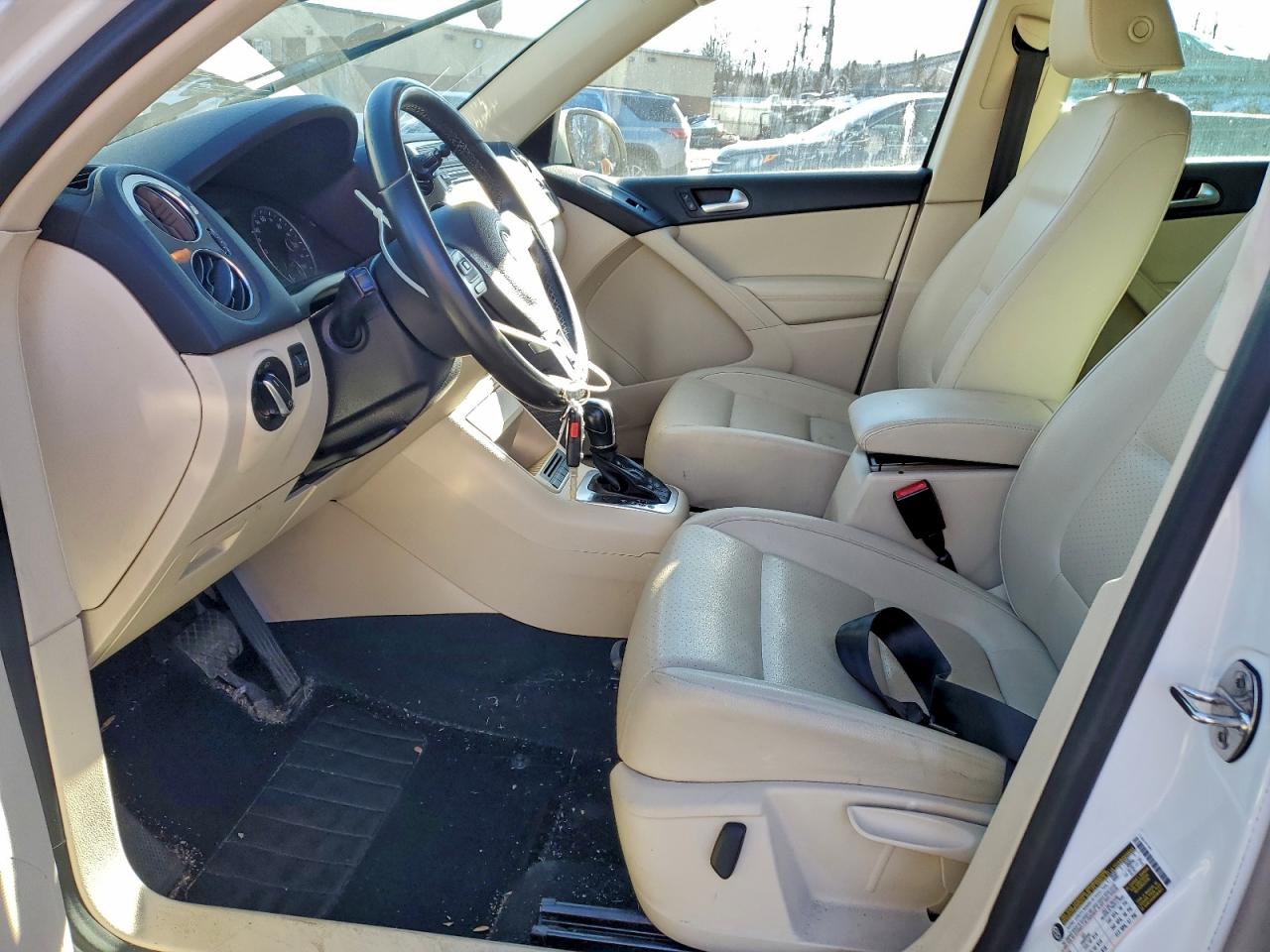 2013 VOLKSWAGEN TIGUAN S photo 7