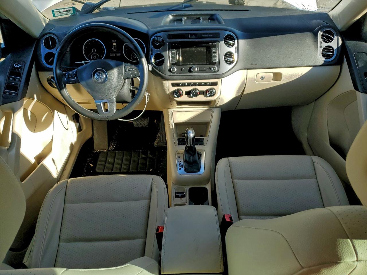 2013 VOLKSWAGEN TIGUAN S photo 8