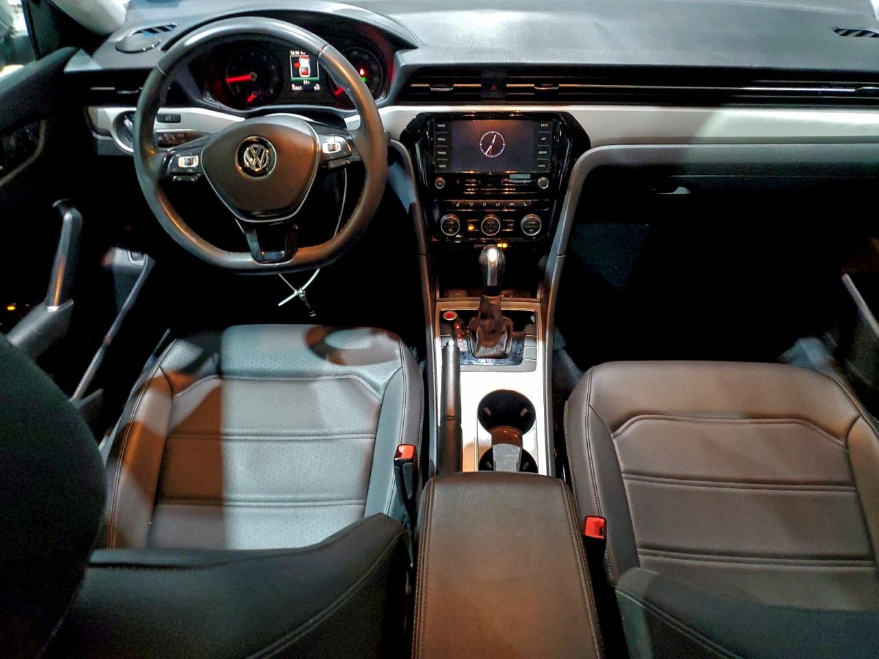 2021 VOLKSWAGEN PASSAT SE photo 8