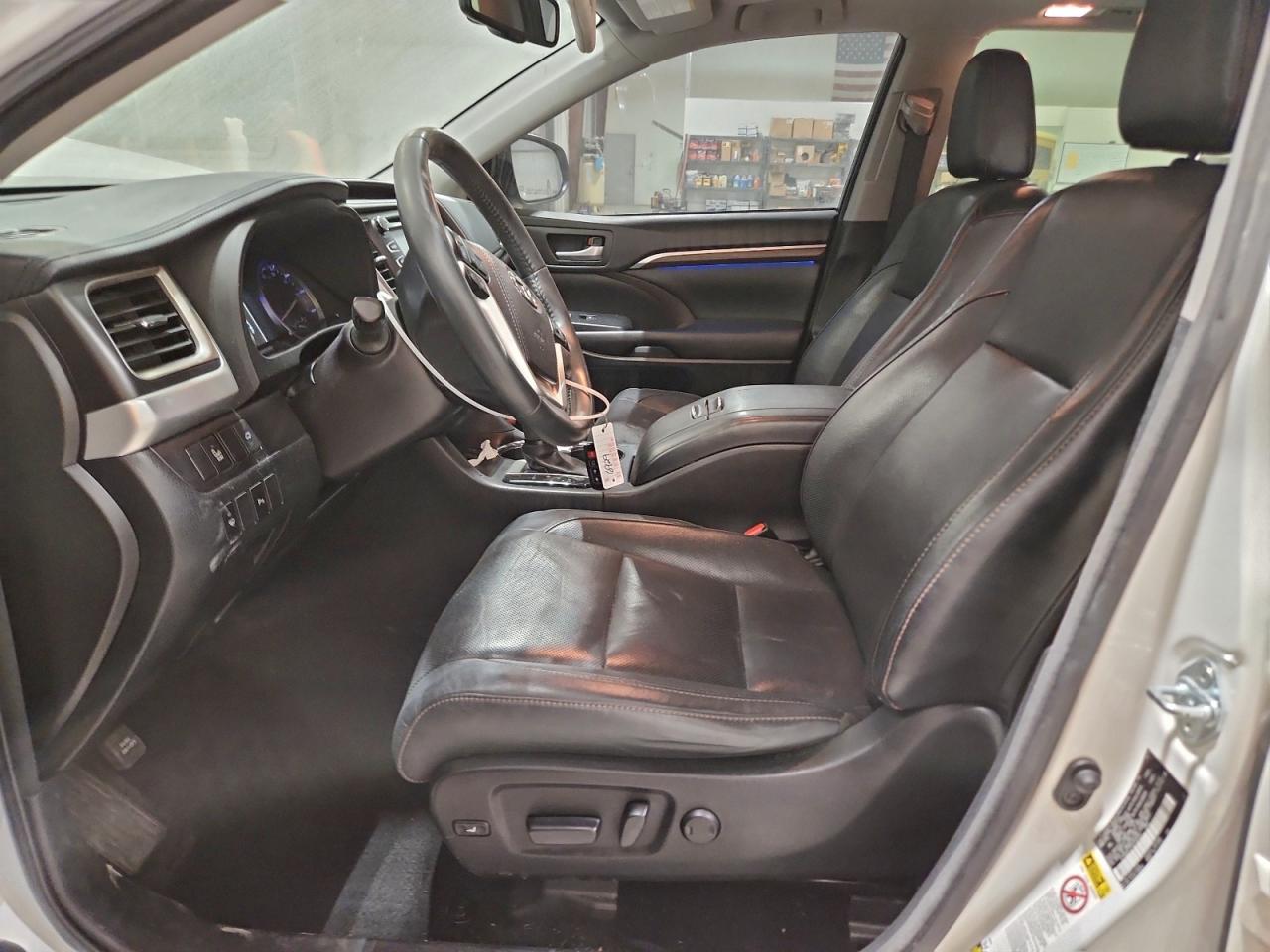 2016 TOYOTA HIGHLANDER LIMITED photo 7