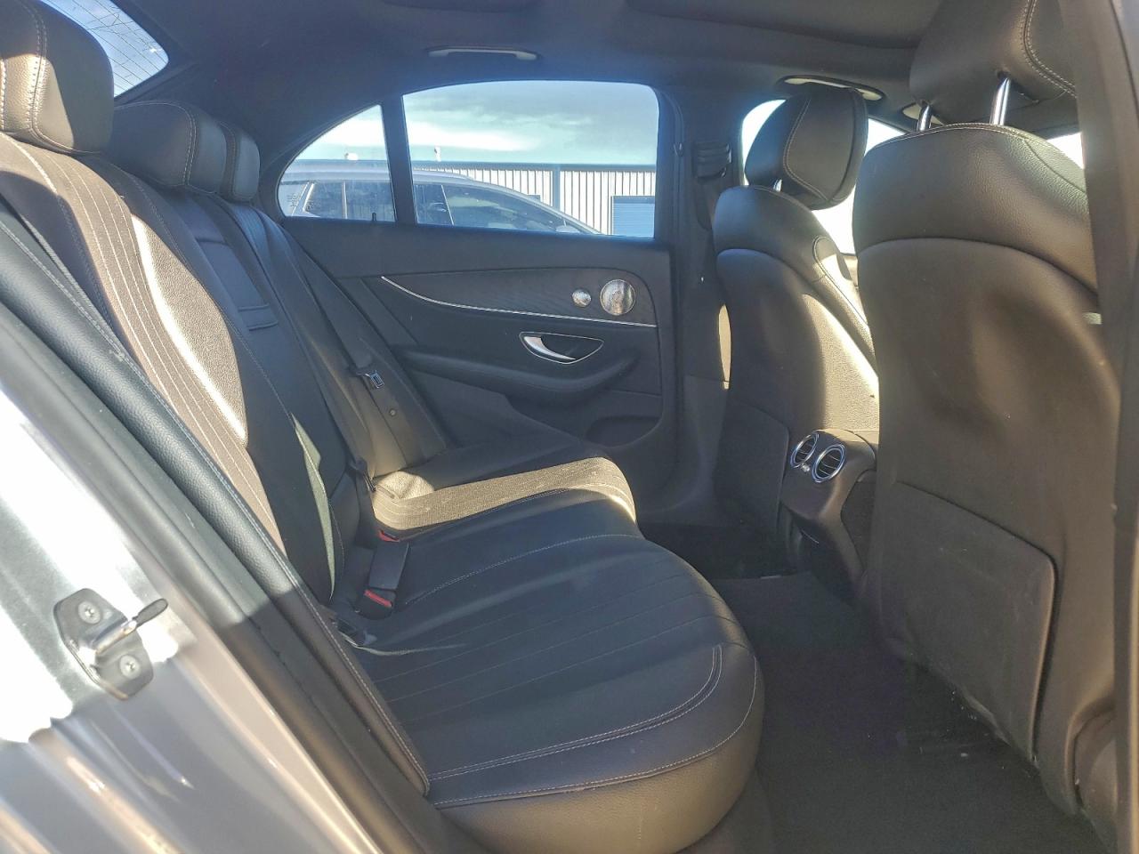 2017 MERCEDES-BENZ E 300 photo 10