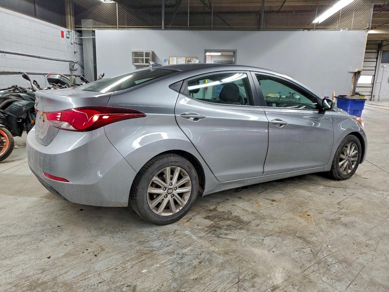 2015 HYUNDAI ELANTRA SE photo 3