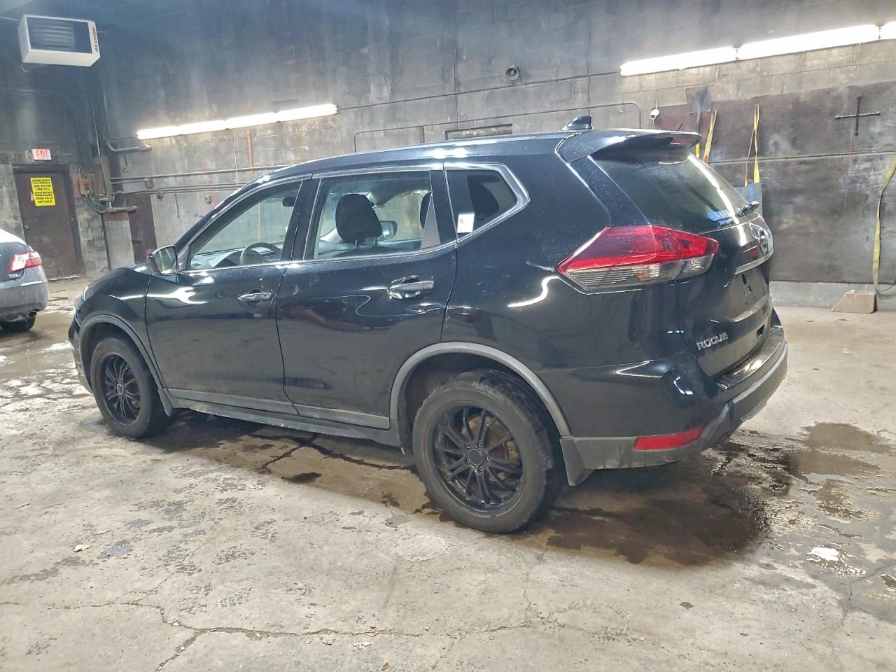 2018 NISSAN ROGUE S photo 2