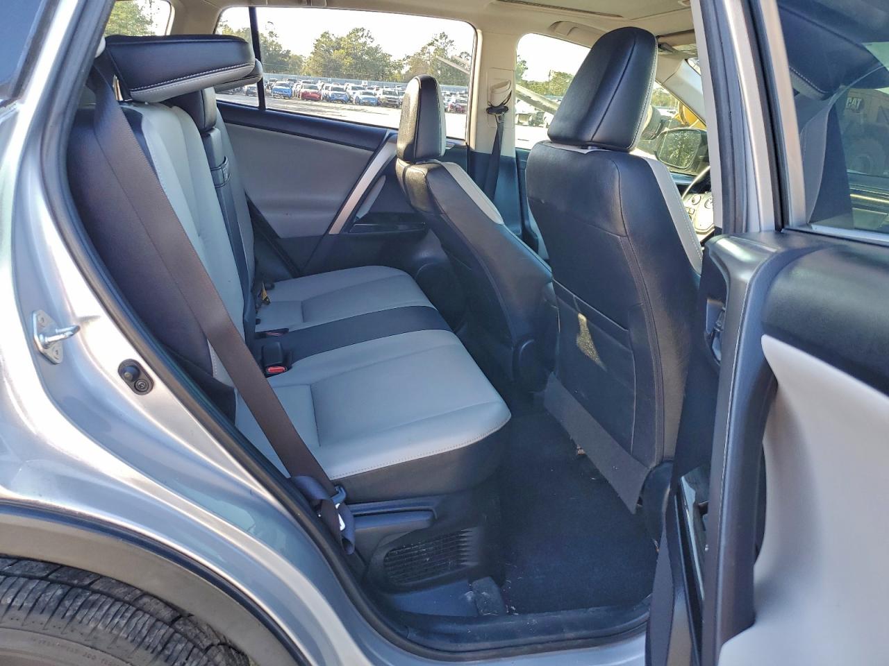 2016 TOYOTA RAV4 HV LIMITED photo 11